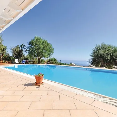 Apartment Luisa Mandra Capreria
